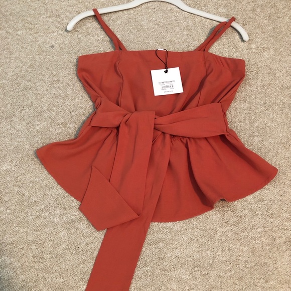 Tank top never worn - Picture 2 of 2